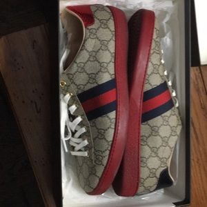 Women’s Gucci Ace GG Supreme sneaker- size 40